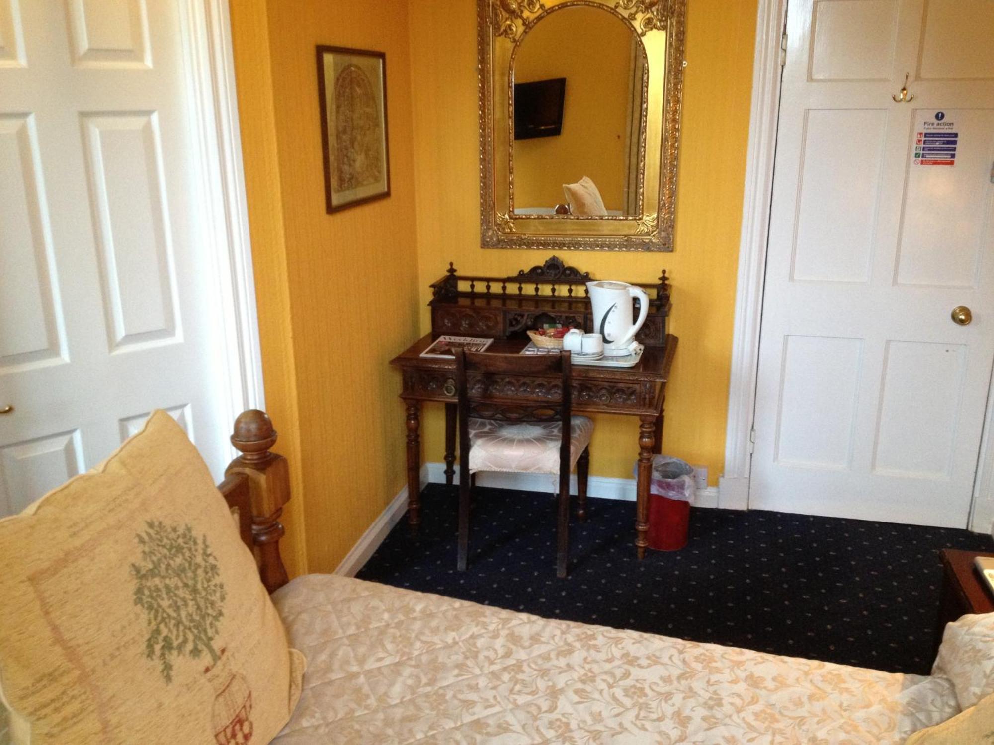 Ty Newydd Country Hotel Hirwaun Extérieur photo