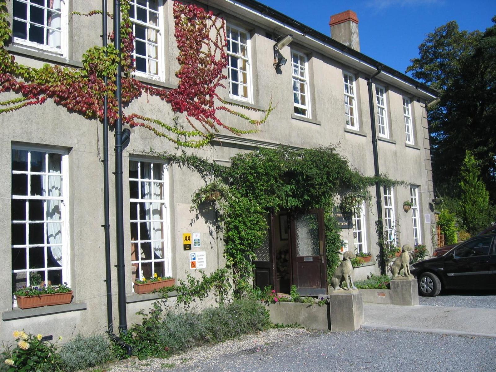 Ty Newydd Country Hotel Hirwaun Extérieur photo